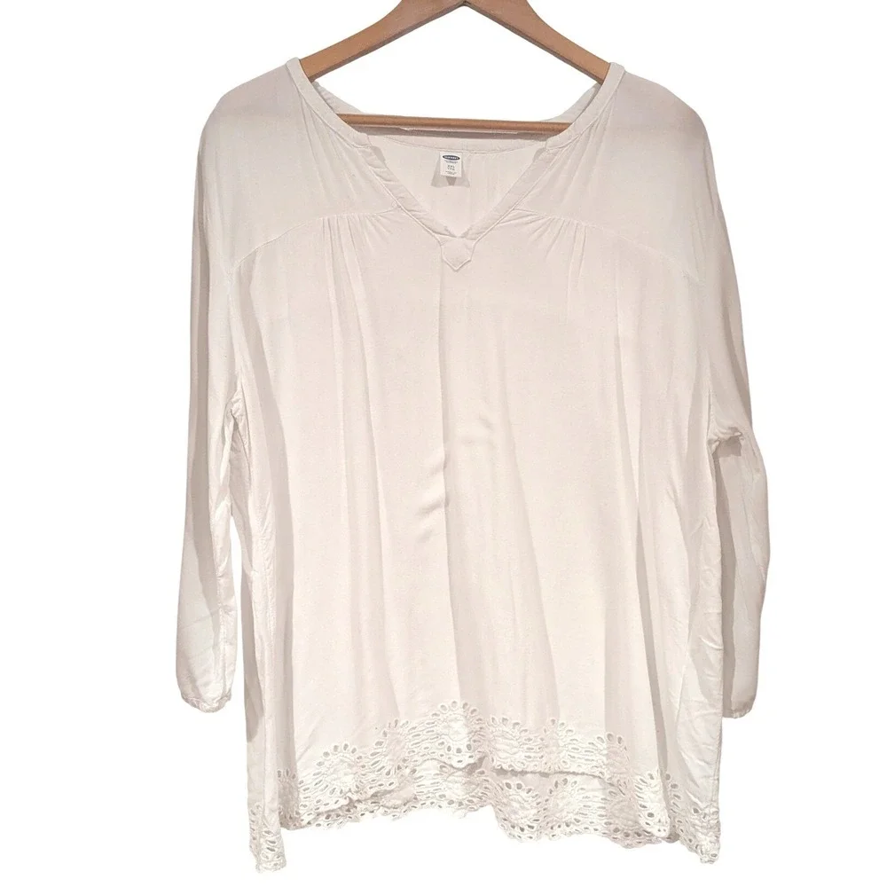 Old Navy Peasant Blouse XXL White Eyelet Lace Hem V-Neck Rayon Boho Top